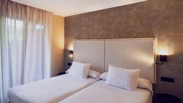 HOLIDAY WORLD RESORT | BENALMADENA | Select Novu Holiday World Riwo